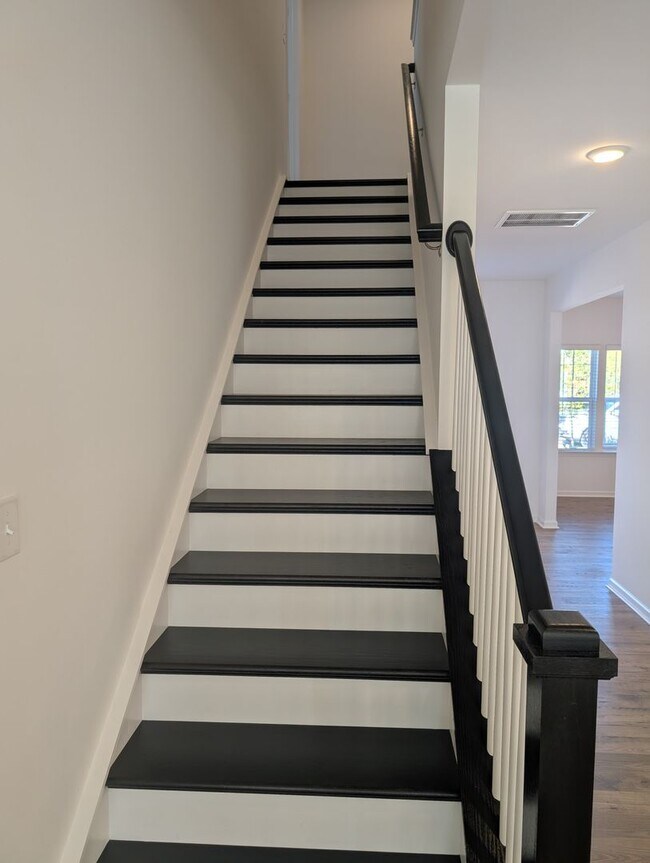 Building Photo - NEW Stonebridge Golf Course Views - AVAILA...