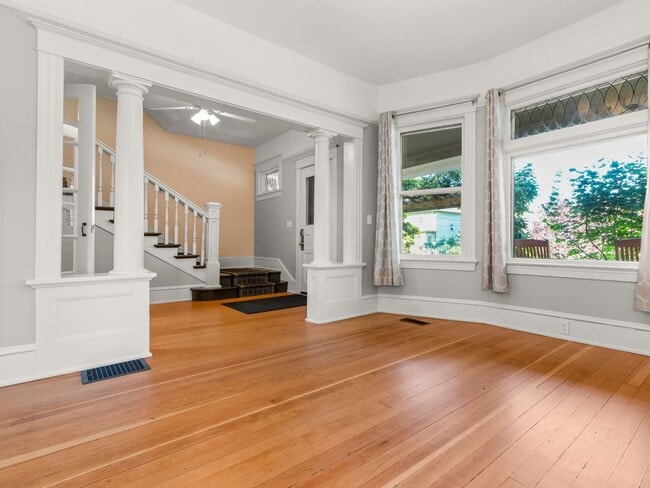 Building Photo - 5 bedroom, 2 bath in North Portland - Bois...