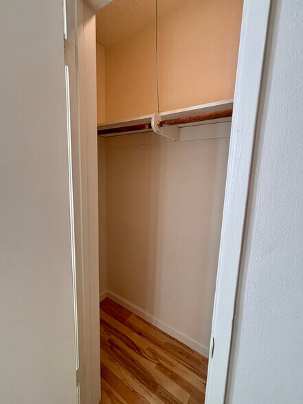 Building Photo - 524 N 21st St