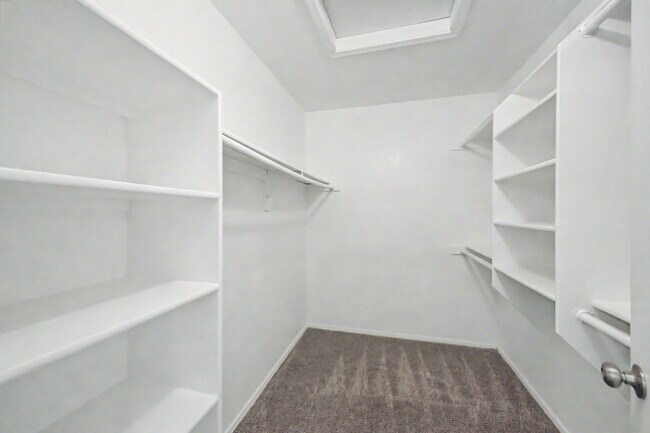 Building Photo - 20633 N 63rd Dr