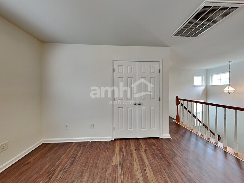 Building Photo - 251 N Fuquay Springs Ave