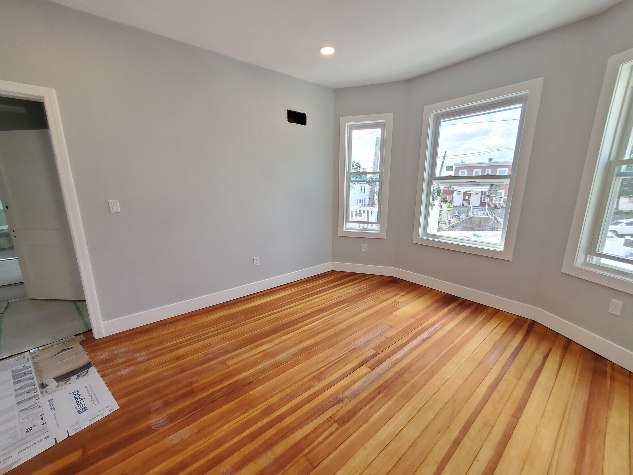 Building Photo - 31 Faywood Ave