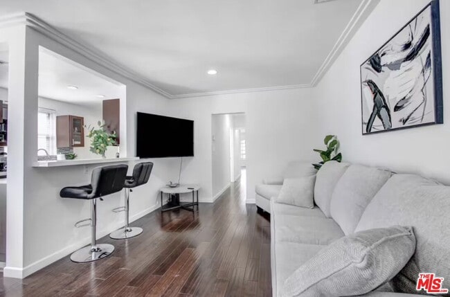 Building Photo - 1335 S Roxbury Dr