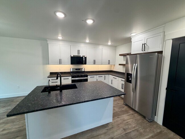 Building Photo - 3 B Raven Rdg Rd