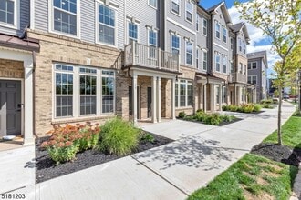 Building Photo - 1014 Station Rd