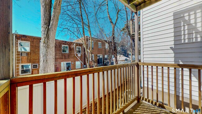 Building Photo - 825 Hope St