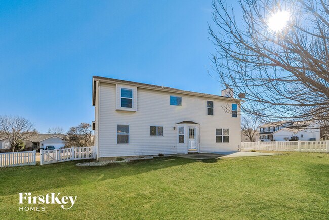 Building Photo - 901 Lands End Cir