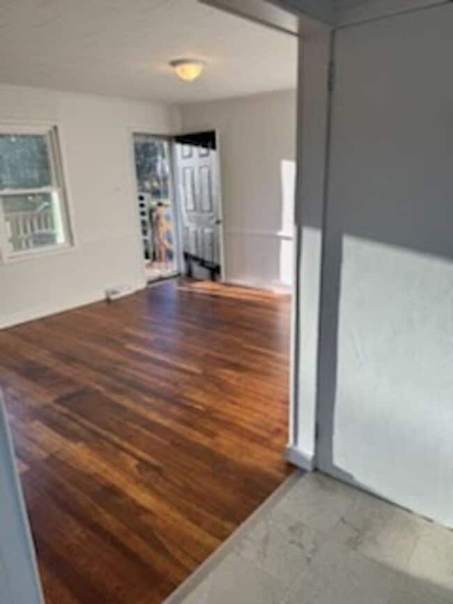 Building Photo - 505 Royal Manor Rd