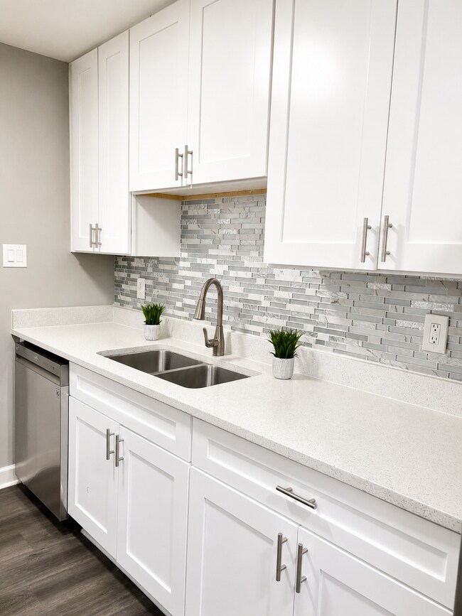 Building Photo - Spacious 3-Bedroom 2 Bath Home in Gary