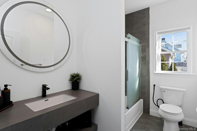 Building Photo - 766 Mamaroneck Ave