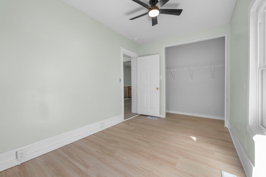 Building Photo - 1438 N Water St