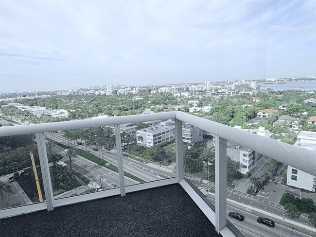 Building Photo - 10275 Collins Ave
