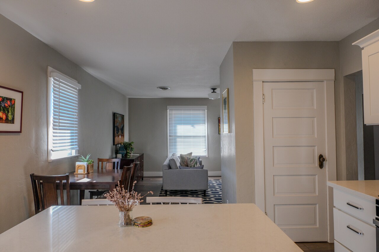 Building Photo - 5532 N Haight Ave