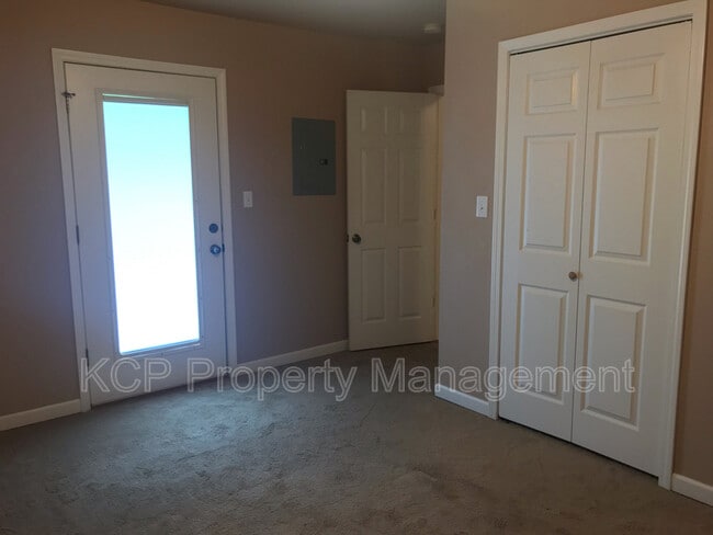 Building Photo - 811 N 48th St