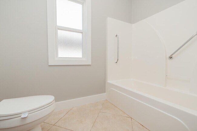 Building Photo - 133 Alicia Dr