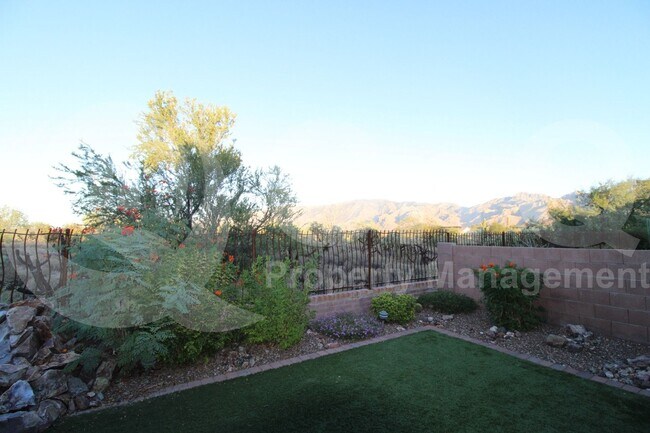 Building Photo - 13030 N Spinystar Dr
