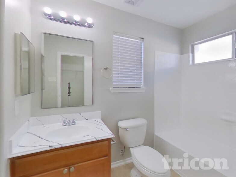 Building Photo - 7215 Lazy Summer Ct