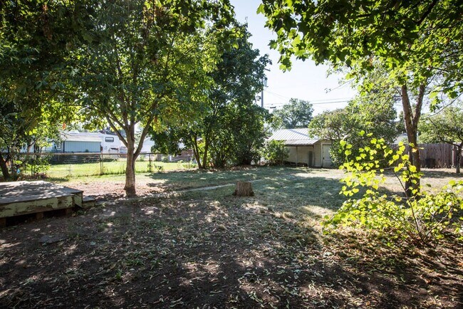 Building Photo - Great 1 bed, 1 bath home