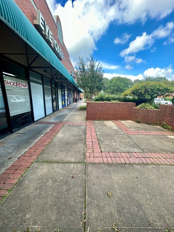Building Photo - 5534 Albemarle Rd