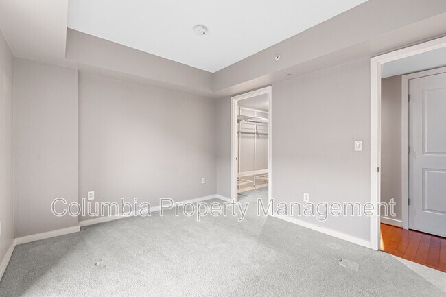 Building Photo - 1025 1st St SE