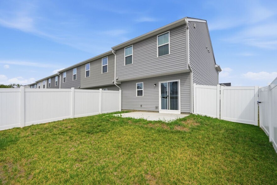 Building Photo - 64 Dripping Spring Dr