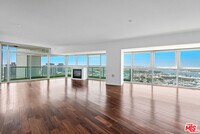 Building Photo - 13600 Marina Pointe Dr
