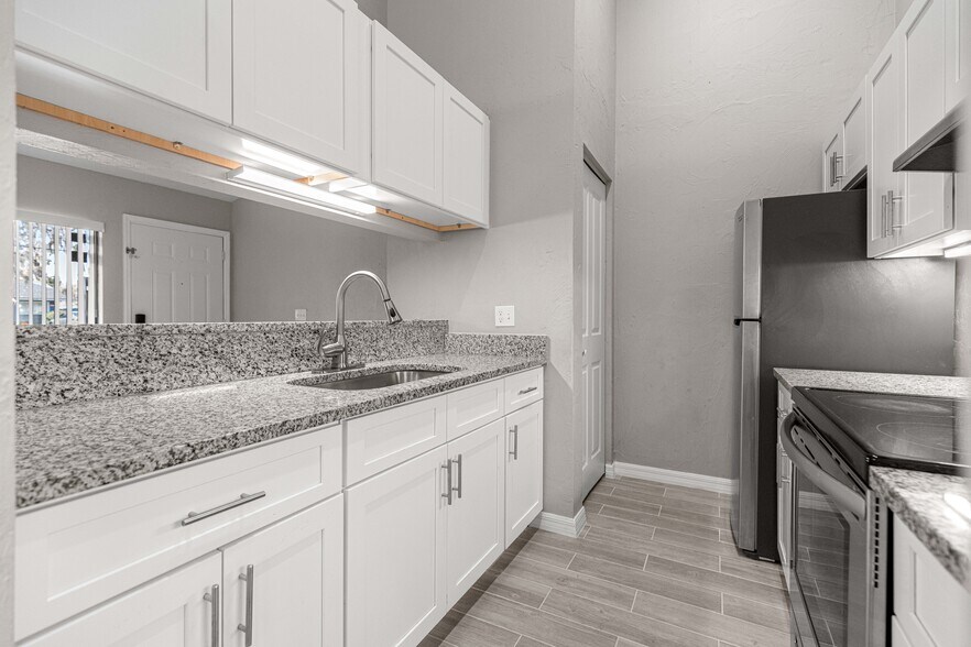 Building Photo - 4151 SE 22nd Ave