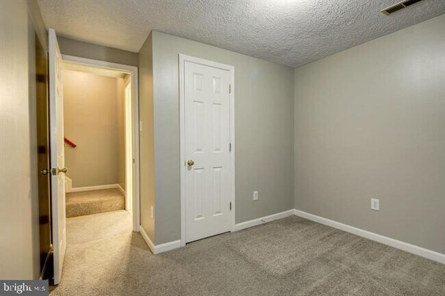 Building Photo - 6112 Starburn Path