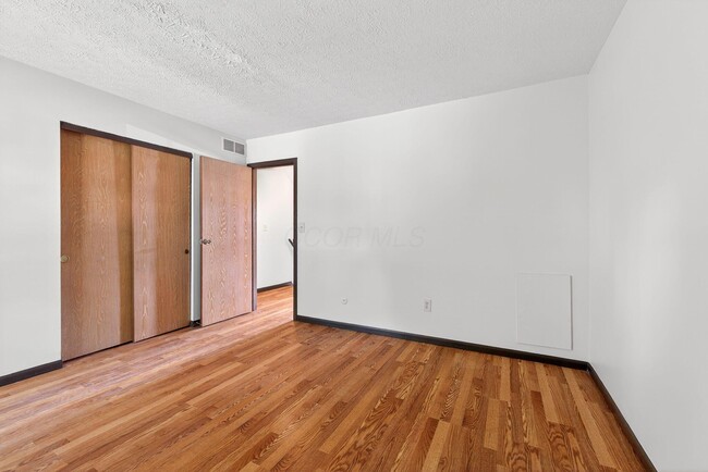 Building Photo - 6477 Brookedge Ct