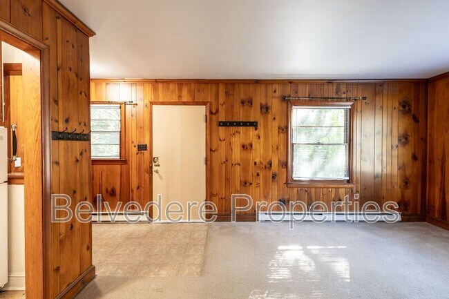 Building Photo - 207 Leftwich St