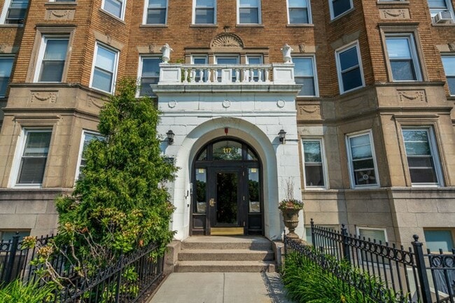 Building Photo - 117 Park Drive