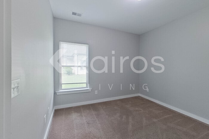Building Photo - 134 White Oak Cir