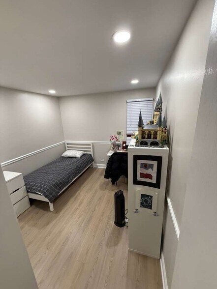 Building Photo - 257 Doral Ct