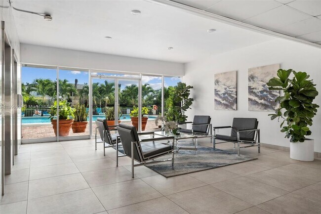 Building Photo - 401 Golden Isles Dr