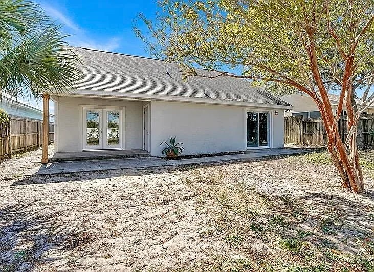 Building Photo - 104 Oleander Cir