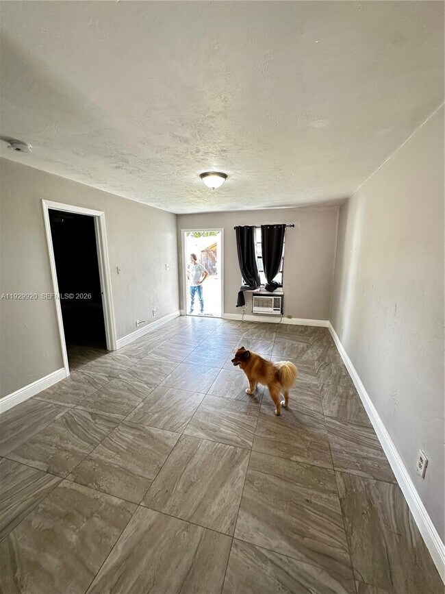 Building Photo - 2120 NW 4th St