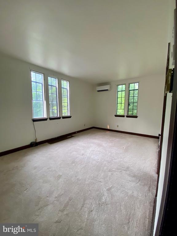 Building Photo - 102 Safe Harbor Village