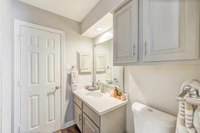 Building Photo - 5318 Pebble Way Ln