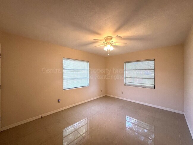 Building Photo - 612 Martin Ave