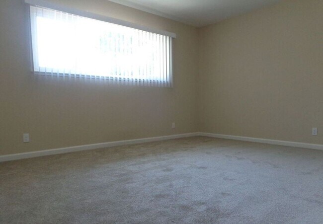 Building Photo - COMING SOON! | $2,800 / 2 BR /1 BA -  REMODELED APARTMENT IN IRVINGTON AREA OF CENTRAL FREMONT