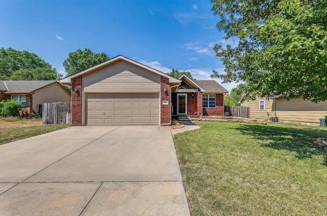 Primary Photo - Well maintained 3 bedroom, 3 bath home clo...