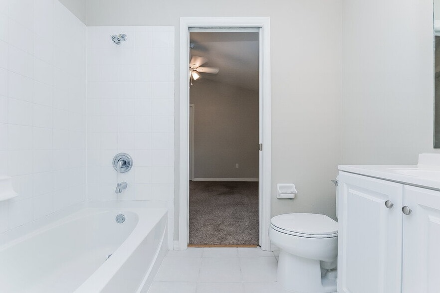 Building Photo - 13035 Bridleford Dr