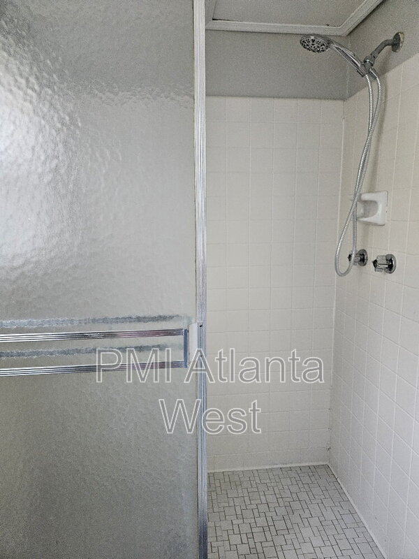 Building Photo - 405 Tracy Terrace
