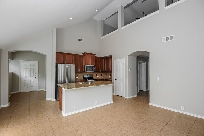 Building Photo - 656 Brooks St