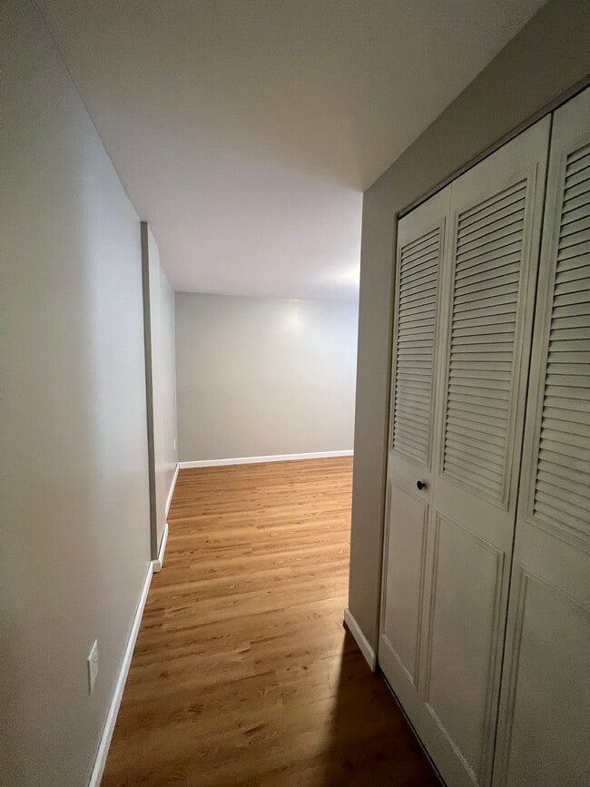 Building Photo - 17 Gallorette Ct