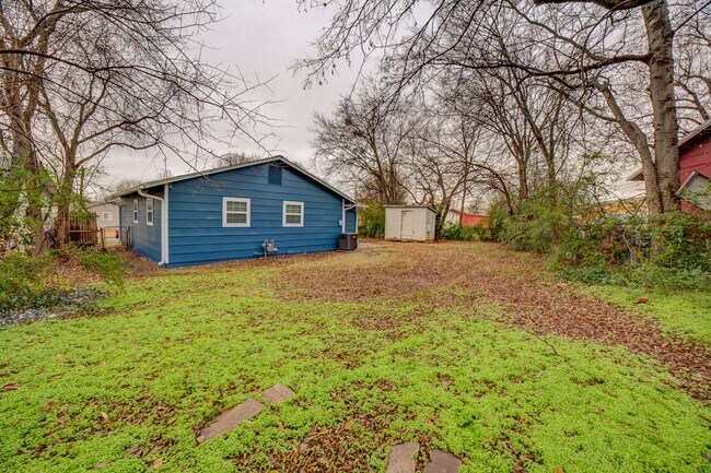 Building Photo - MUST SEE Remodeled Sapulpa Home