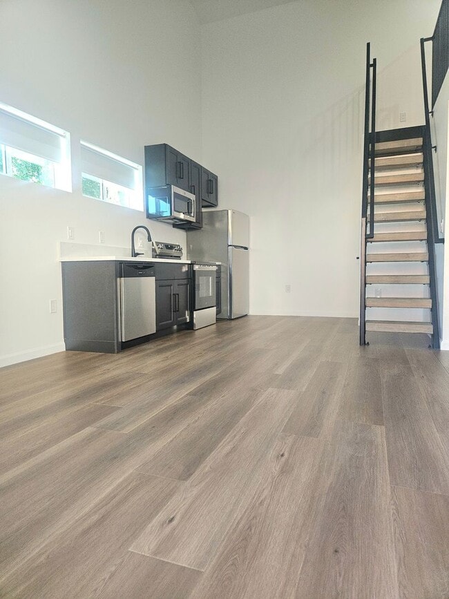 Building Photo - Algonquin Lane