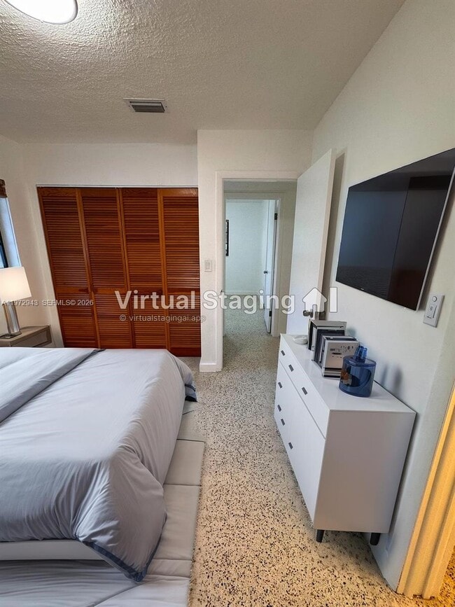 Building Photo - 11959 SW 39th Terrace