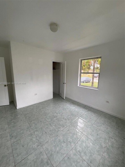 Building Photo - 1160 NE 200th Terrace