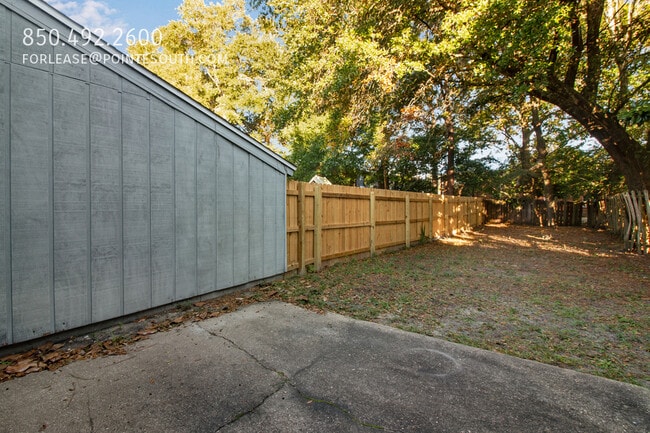 Building Photo - 23 Cape Dr NW